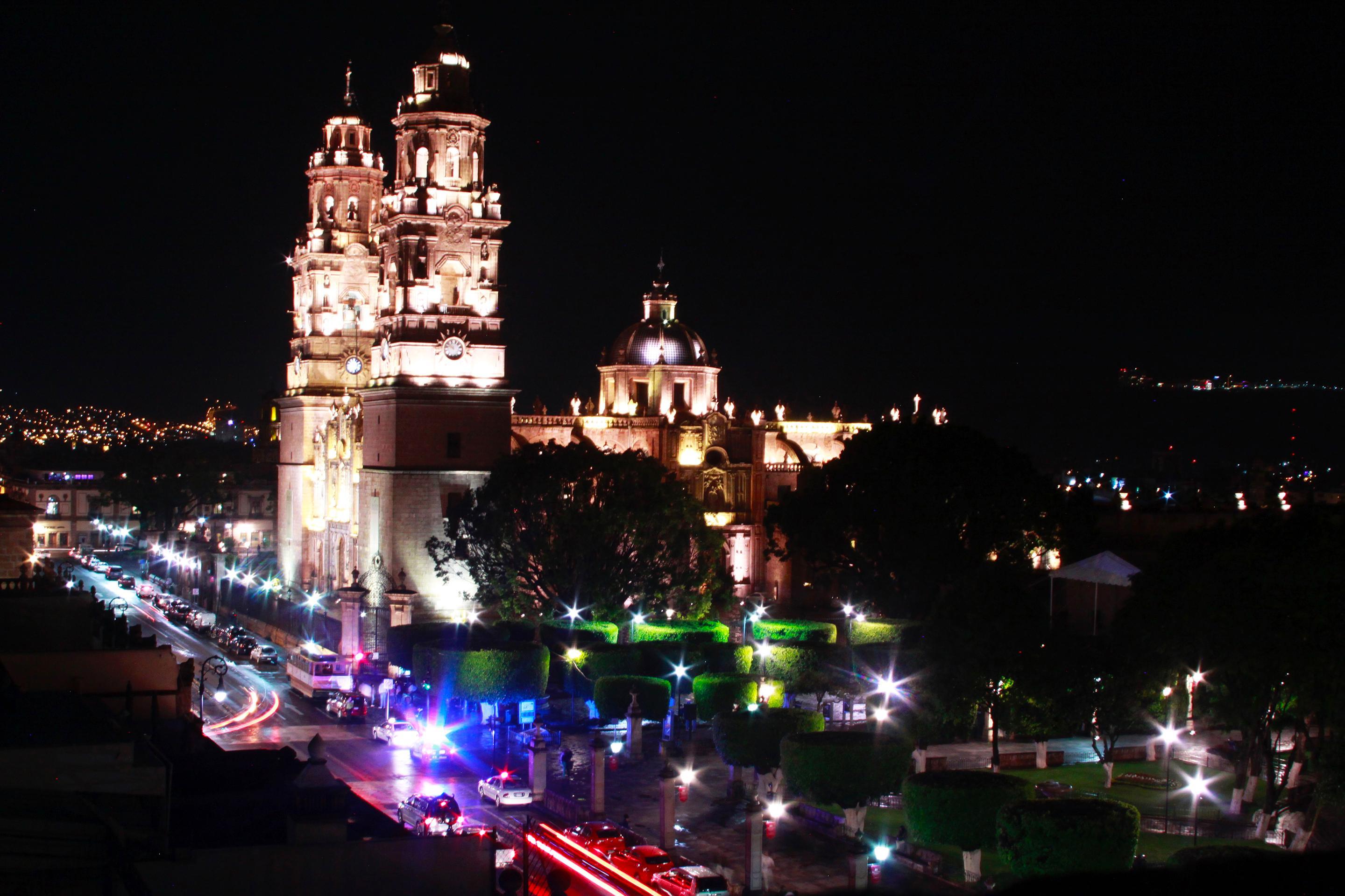 Hotel Alameda Centro Historico มอเรเลีย ภายนอก รูปภาพ